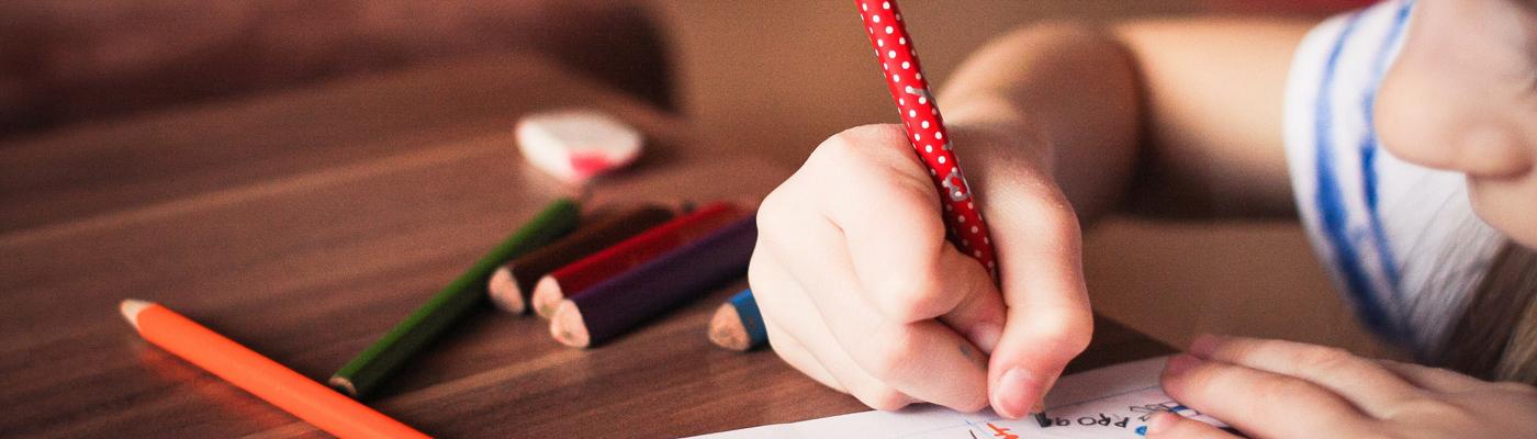 © pexels.com Kind beim Lernen